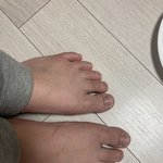 나 발 왜케 빨감