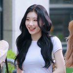 있지 <b>채령</b> 요즘 너무 예쁘지 않냐