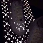 [댓글부탁해] 이 운동화 <b>흰색</b>으로 보이는 애들 있음?