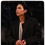 미국에서 농구경기 관람중인 방탄 슈가