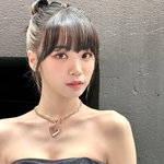 <b>쇄골</b> 라인 개이쁘다