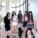 뉴진스는 <b>헐트</b> 의상이 진짜 예뻣음