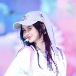 뉴진스 다니엘 솜사탕 같다