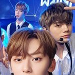 <b>이사진</b> 황민현