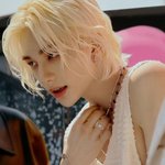 <b>현진</b>은 역시 장발이지