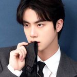 [군대] 김석진 군대 가기전에 화보 찍어놨을 가능성