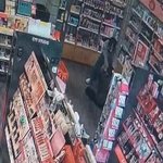 화장품 <b>매장</b> 강도 20대 <b>여성</b>이 붙잡아