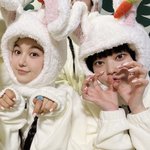 <b>디토</b>는 <b>교복</b> 오엠지는 토끼 와 컨셉 개조아