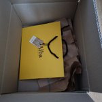 [댓글부탁해] 설명절 화장품 택배상자에는 쇼핑백만 덩그러니......