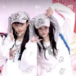 다니엘 옆에서 발리는 해린....