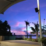 괌 하늘 ㄹㅇ <b>보라색</b>이엇음