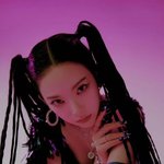 스타일리스트들이 제일 자신감 있게 보여주는 것 같은 카리나 <b>신체</b>부위