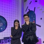 민지 옆에 남자
