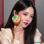 프로미스<b>나인</b> 시그 비하인드 영상보는데