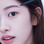 안유진 눈동자에 광고촬영장 다 <b>비침</b>ㅋㅋ