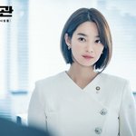 머리 푼거보다 묶은게 훨씬 나으면