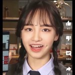 리즈는 흑발이 문제는 전혀 아니긴 한 듯