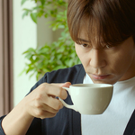 우리 카페에 매일 오는 손님이 있는데...