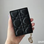 [댓글부탁해] 디올 지갑 광 <b>무광</b> 골라줘!!