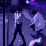 지민 걸음<b>걸이</b>