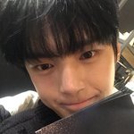 [댓글부탁해] 여자 <b>다섯</b>명이서 치킨 두마리 다 먹기