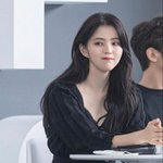 저 <b>멀리</b>서부터 빛이 나