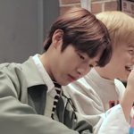 [NCT드림] <b>런쥔이</b> 혼자서 열심히 뭐하나 봤더니