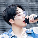 고글에 청자켓.. ㄹㅈㄷ 찍은 <b>윤산하</b>