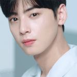 금방이라도 울 것 같은 <b>사슴</b>눈망울의 소유자