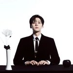 의외의 컨셉인 황민현 솔로 데뷔 컨셉 포토