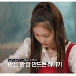 취약계층을 위해 직접 생리대를 만들었던 걸그룹.jpg