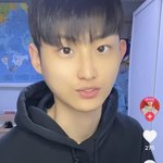 [모두드루와] 이 사람 마크랑 <b>설윤</b> 섞어놓은거 같음