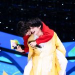 투바투 <b>휴닝이</b> 연준 업은 거 넘 귀여움ㅠ