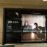 신세계 강남점에 재현 사진 걸림