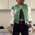 얘들아 나 이 옷 ㅈㄴ사고싶은데 어떰 제발
