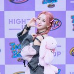 스테이씨 신곡 <b>테디</b>베어 쇼케이스 사진