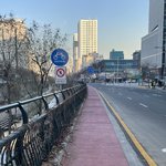 [보행자] 보행자가 청계천 자전거 <b>전용</b>도로를 보행할 경우 보행자는...