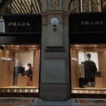 엔시티 재현 <b>프라다</b> 밀라노 현지에 걸렸네