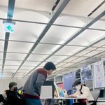 [방탄소년단] 아니 직원분들이랑 짜고 찍은거 <b>아닝</b>겨?ㅋㅋㅋㅋ