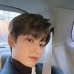 [19] 이렇게 생긴 남자한테 <b>니남친</b> 지나간다 씀?