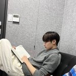 <b>독서</b>하는 주연 너무 좋다