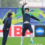 우리나라에서 누가 더 <b>유명</b>함