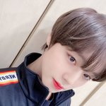 <b>소년</b>소년한 이목구비