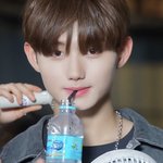 얘 잘생기지 않았냐