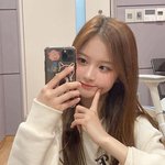 나 솔직히 <b>웬만</b>한 아이돌보다 이쁜듯?사진O