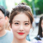 [댓글부탁해] 여기서 누가 제일 예쁨?
