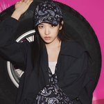 안유진 <b>럭키</b>슈에뜨 모델됨