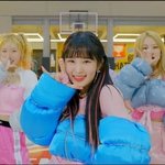 손톱이 빠진 여돌의 무대 위 스타일링