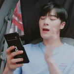 핸드폰 케이스 보니까 <b>문빈</b> 인성이 보임