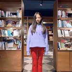 <b>민지</b> 이거 왜 이러고 찍은거야??